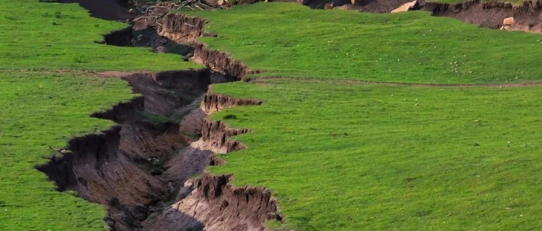 初级适度丨8.30日丨人间塞尔达-大青山1日徒步【高铁出行】