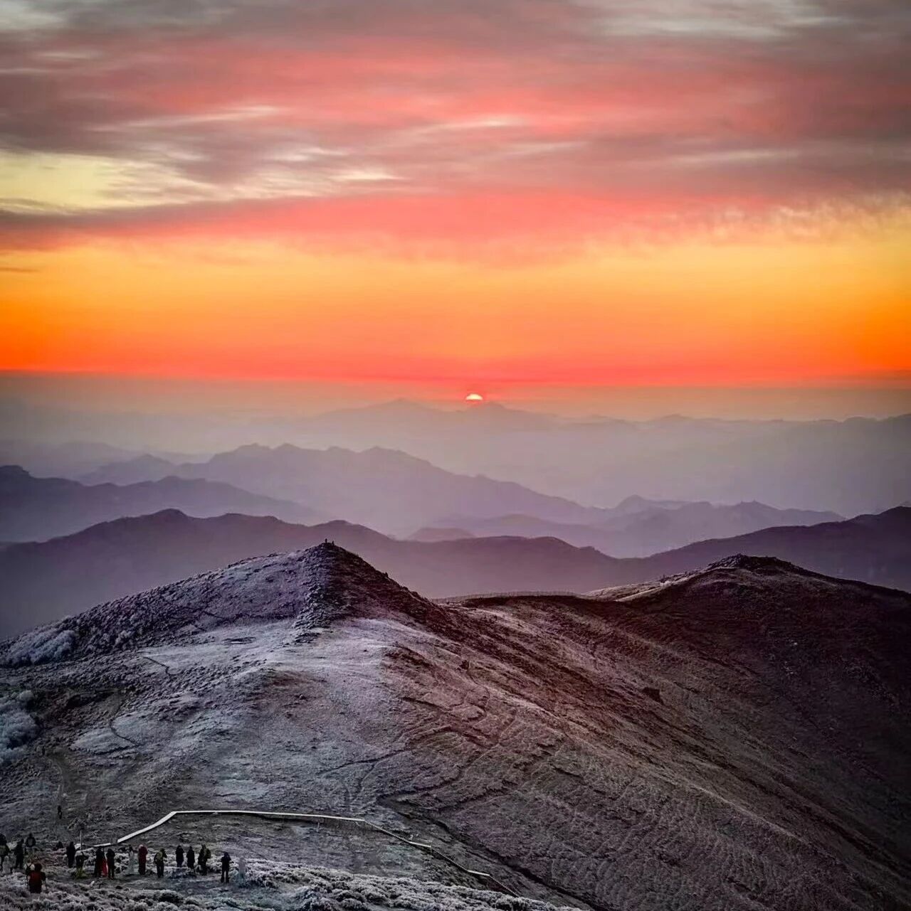 热门活动-美丽冻人の夜爬东灵山•观云海日出の迎接黎明曙光一场星河-云海与日出的征程-周五周六