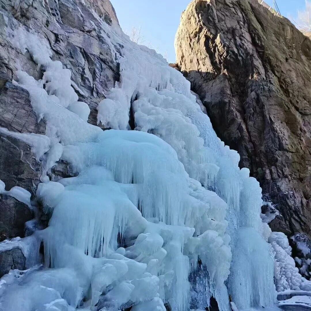 活动封面-【初级】12月27日：燕羽山 「观冰瀑」「品向阳鱼宴」「需冰爪」