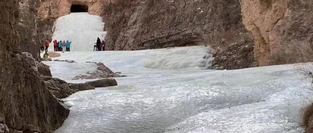 活动封面-【中级|新线】1月10日：十八堂-水峪里「探索崖居秘境」「神秘峡谷踏冰」「带冰爪」