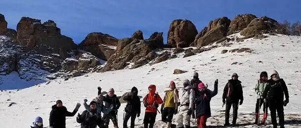 热门活动-【大巴 大青山】1月30日晚-2月1日：大青山-美林谷「泼墨山水画」「裂谷奇石」「体验雪山」[有新雪]