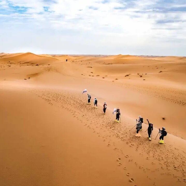 热门活动-【已成行】【清明特辑】4月4日-6日：腾格里沙漠五湖连穿之奇幻之旅！漫游沙海，仰望绝美星空！