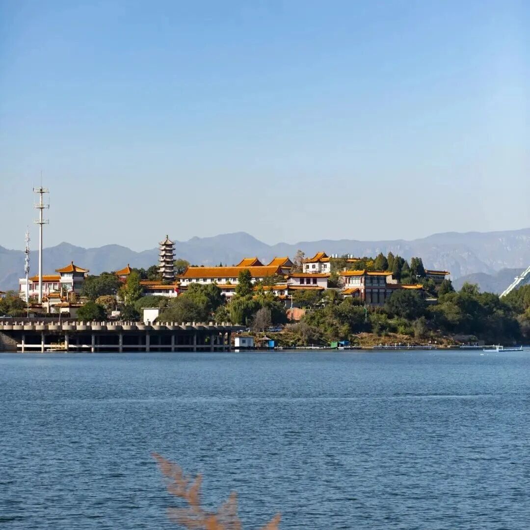入门休闲 | 5.17 周日 |  金海湖环穿，收集周末最纯粹的湖蓝和草绿