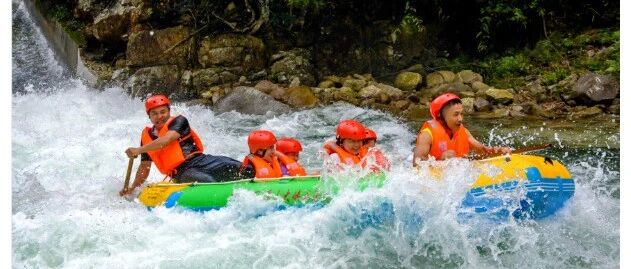 热门活动-成团！7.25-7.26，阿政领队【莽山漂流2天】莽山激情山泉水峡谷原生态漂流，大美莽山五指峰，漫步悬空栈道