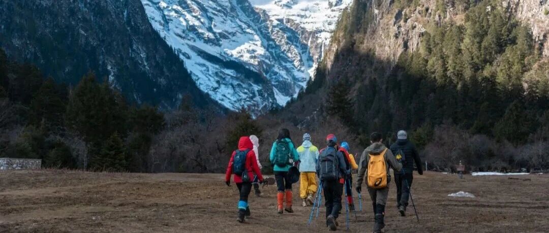 6或7日，徒步冰湖+神瀑线，邂逅梅里日照金山