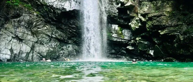 溯溪玩水 | 08.22 都林山“玻璃水”溯溪，40℃高温下的20℃清凉，享山野间的天然泳池
