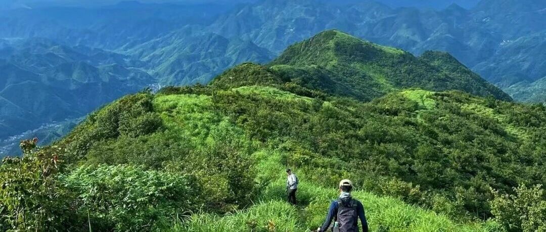 登山系列 · 行走皖南名山铁匠山，穿越黑洞瀑布群