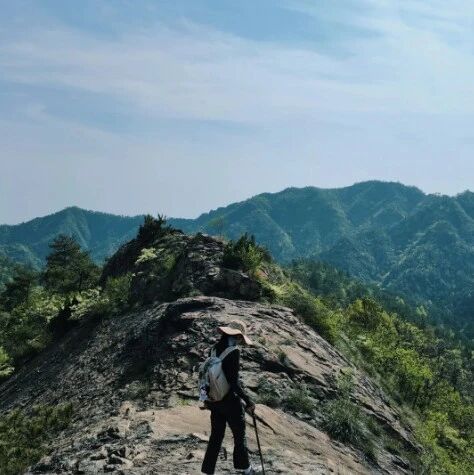 登山徒步 · 行走铜陵周潭大山野性绝美环线，山脊线…