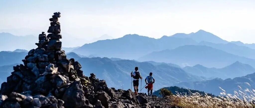 徒步千八，踏遍群山辞旧岁；勇闯华东第一虐，巅峰…