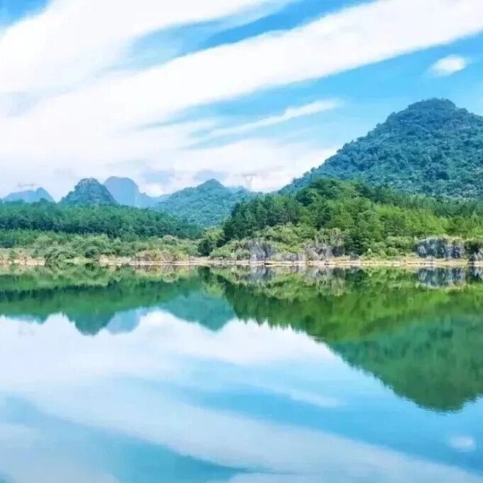 即将成团！108元起！周六10.24 夏天领队【休闲】英德一年一度的狗尾草盛放了，徒步网红仙湖同心岛·情人桥